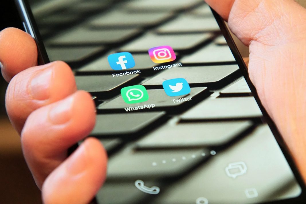 smartphone-7560758_1920