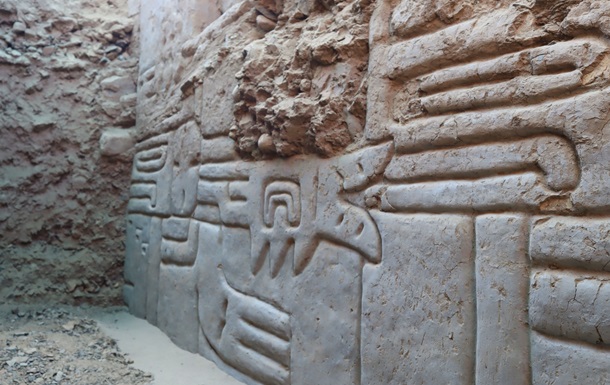 Archaeologists in Peru