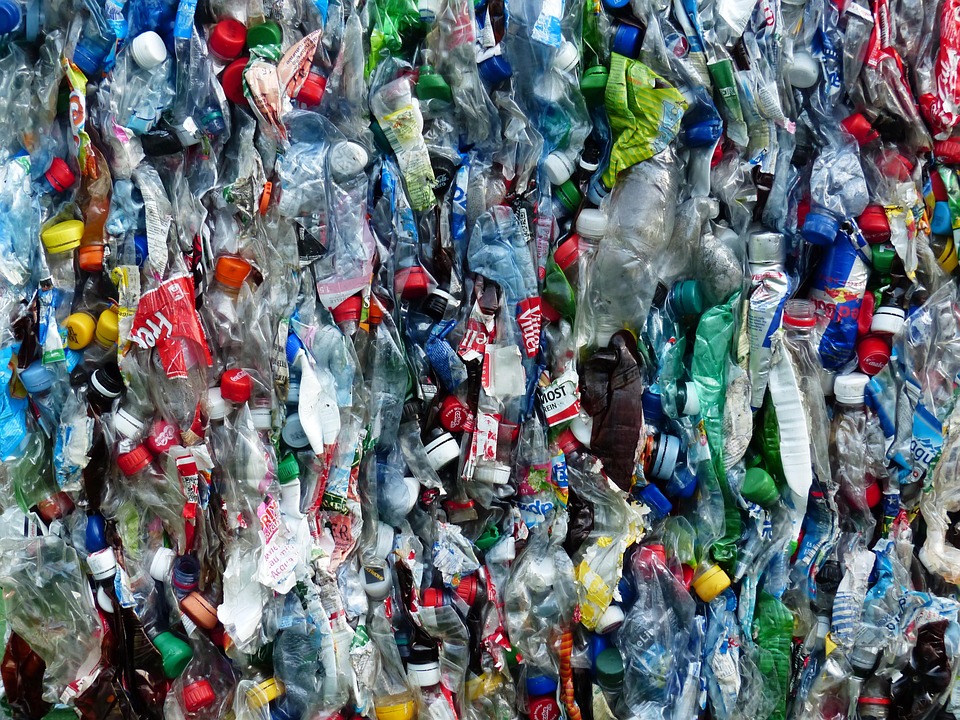 INDONESIAN SCIENTISTS TURN PLASTIC BAGS INTO SENSORS FOR WATER PURIFICATION