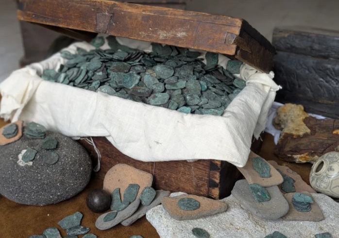 gold and silver coins